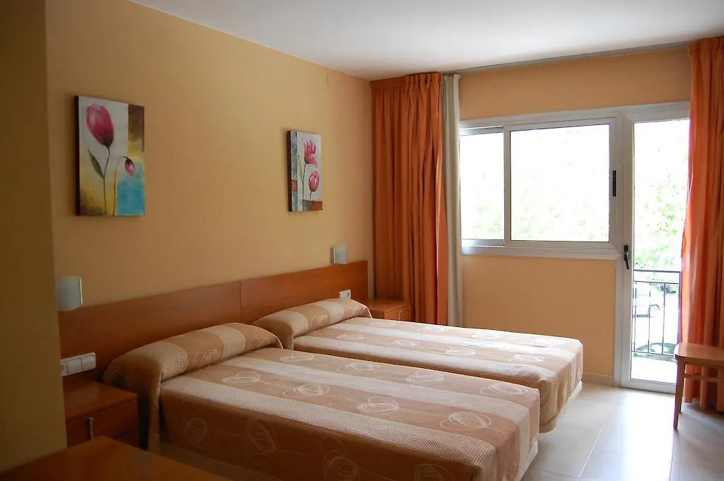 Гостевой дом Hostal Cal Siles Эль-Прат-де-Льобрегат