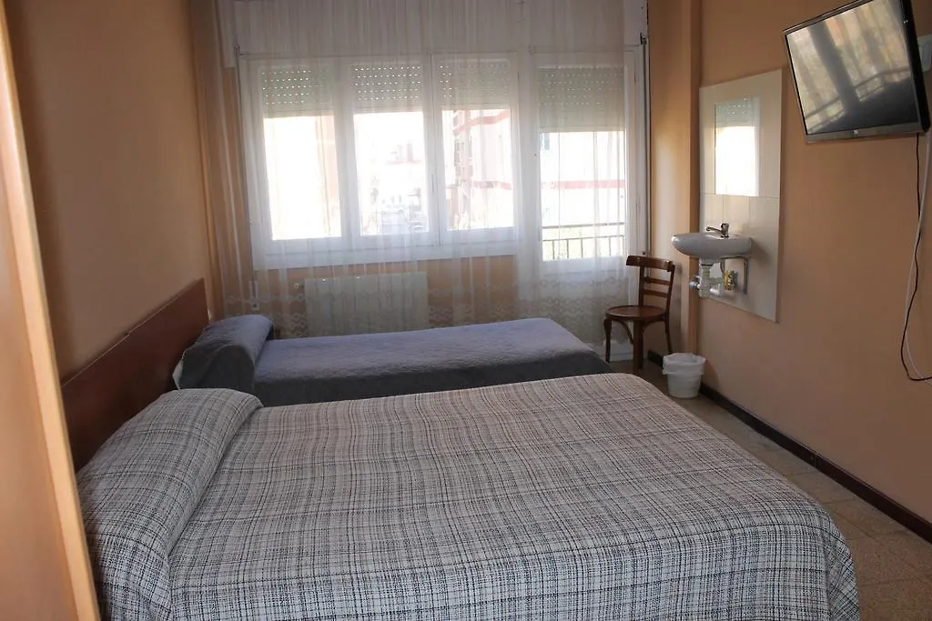 Hostal Cal Siles إل برات ذي يوبريغات بيت ضيافة