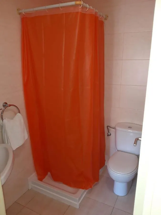 Hostal Cal Siles إل برات ذي يوبريغات 0*,  إسبانيا
